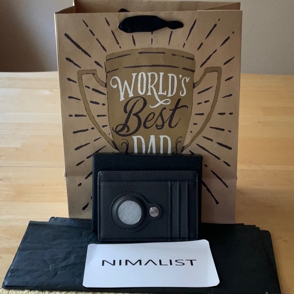 NIMALIST LEATHER AIRTAG WALLET - Picture 11 of 16